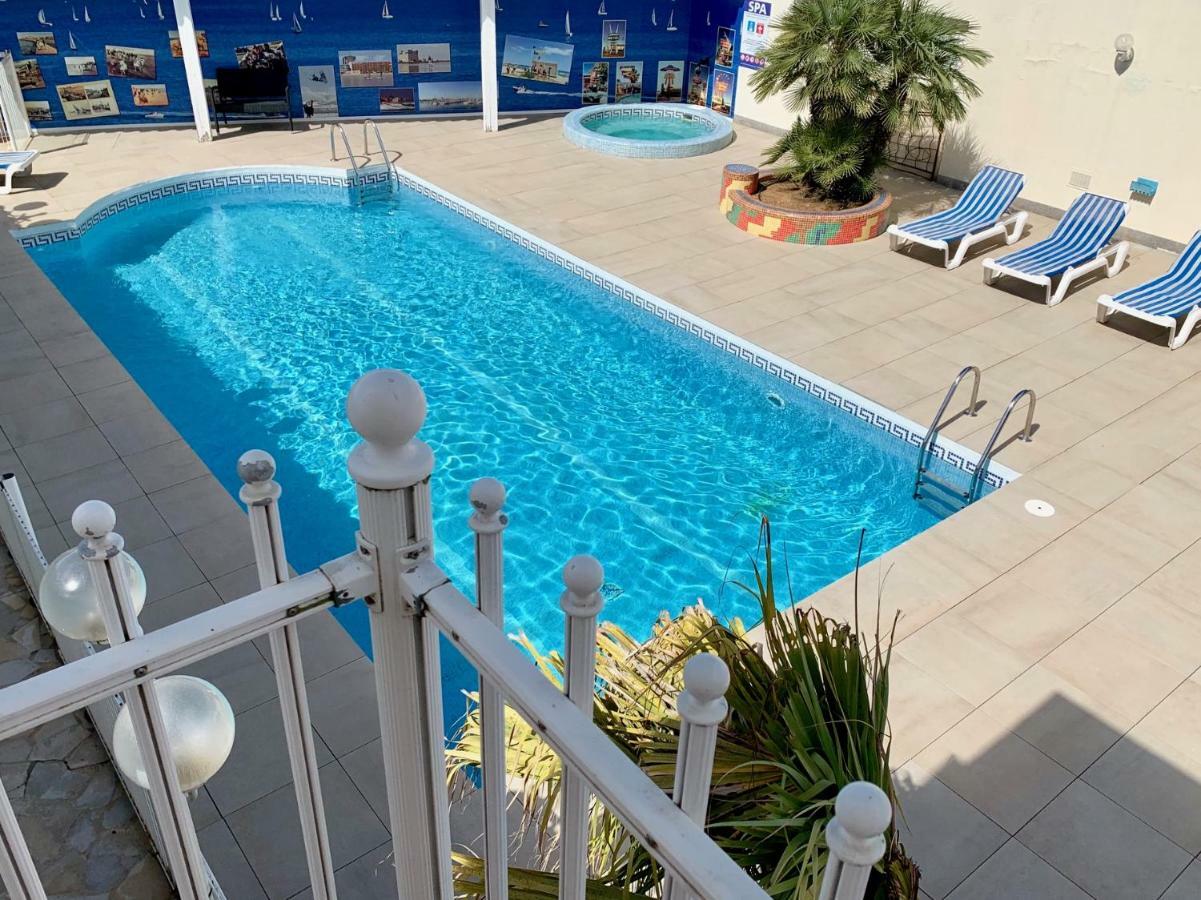 Amerique Hotel Palavas - Piscine - Plage Exterior foto